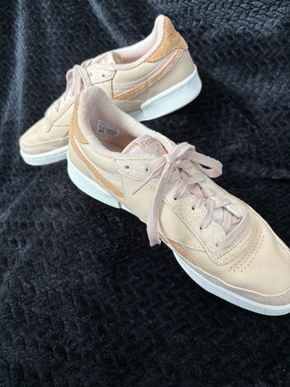 Reebok Women's Low-Top Sneakers in Blush Tan - Picture 3 of 9